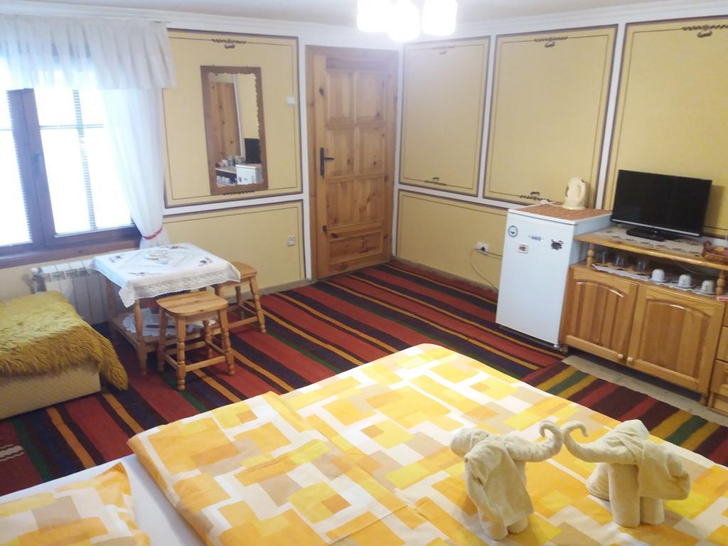 Guest House Bashtina Striaha Koprivstica Kültér fotó